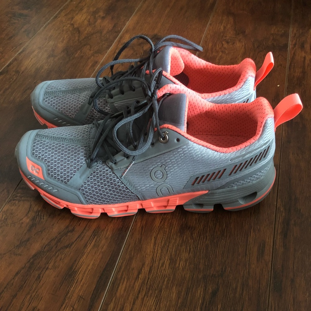 Women’s On Cloudflyer Tennis Shoe